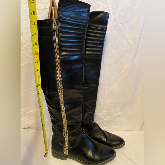 Black tall boots Size 6.5 will fit a size 7 - Picture 6 of 9